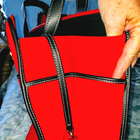 Etienne Aigner tote. - Picture 2 of 8